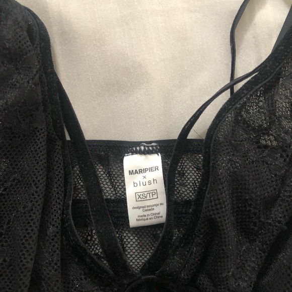 Black lace lingerie - Picture 4 of 4